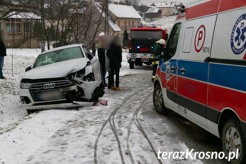 Wypadek w Leśniówce, zderzenie dwóch samochodów Wypadek w Leśniówce, zderzenie dwóch samochodów