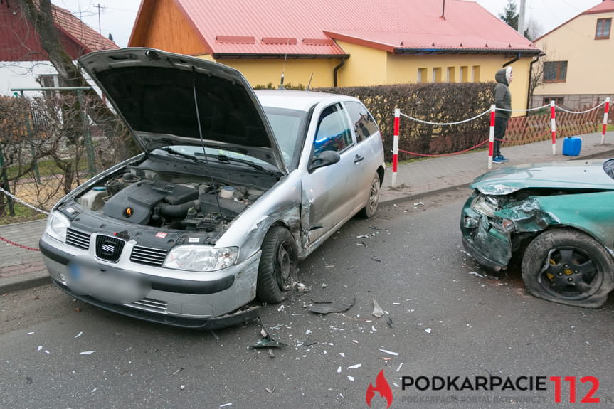 Zderzenie samochodów w Zręcinie Zderzenie samochodów w Zręcinie