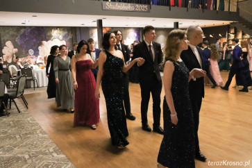 Bal studniówkowy maturzystów Michalickiego Zespołu Szkół Ponadpodstawowych w Miejscu Piastowym [ZDJĘCIA]