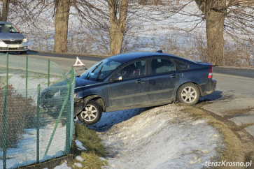 Chorkówka. Kierująca uderzyła w ogrodzenie