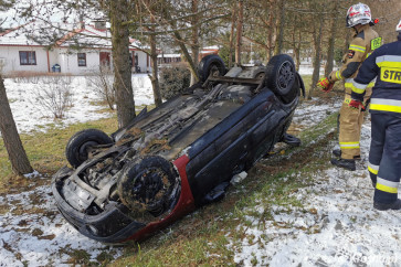 Dachowanie samochodu w Zręcinie