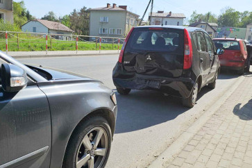 Kolizja trzech samochodów w Zręcinie