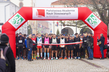 Patriotycznie i sportowo. Bieg Niepodległości i Marsz Nordic Walking w Krośnie