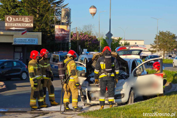 Pożar samochodu w Krośnie