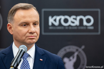Prezydent RP Andrzej Duda odwiedził hutę szkła w Krośnie