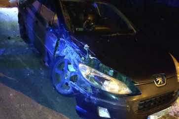 Spowodował kolizję, nie miał prawa jazdy i był poszukiwany