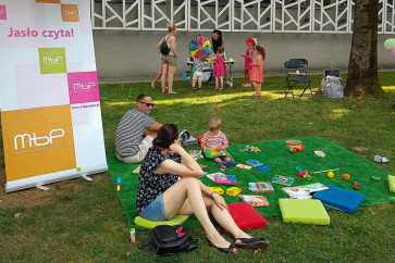 W(koło) książki – rodzinny piknik czytelniczy