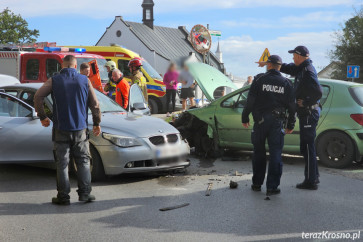 Wypadek w Zręcinie na wysokości kościoła