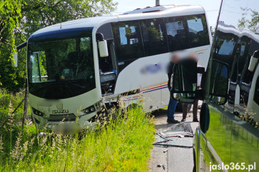 Zderzenie autobusu z samochodem osobowym w Jaśle