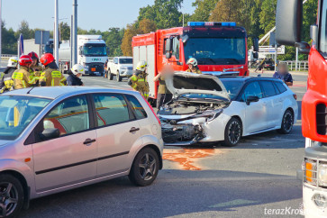 Zderzenie dwóch samochodów na skrzyżowaniu w Krośnie