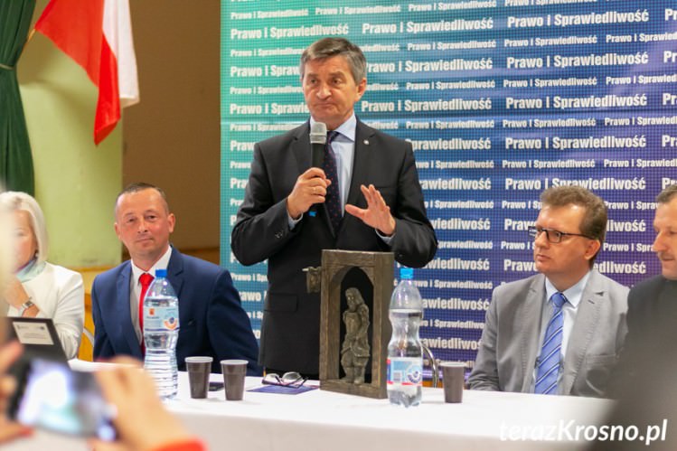 Marszałek Kuchciński w Zręcinie. Poparł Grzegorza Węgrzynowskiego Marszałek Kuchciński w Zręcinie. Poparł Grzegorza Węgrzynowskiego