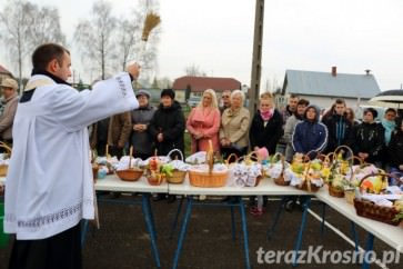 Święcenie pokarmów wielkanocnych w Świerzowej Polskiej