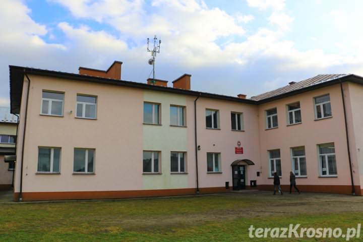 Zespół Szkół w Świerzowej Polskiej, Zespół Szkół w Świerzowej Polskiej,