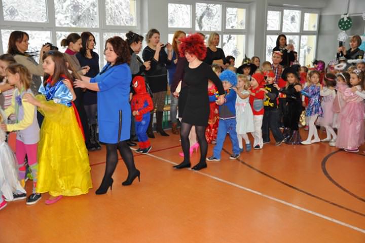 Zabawa choinkowa w Szkole Podstawowej w Świerzowej Polskiej Zabawa choinkowa w Szkole Podstawowej w Świerzowej Polskiej