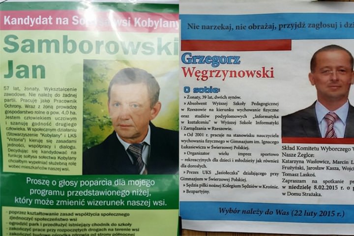 Plakaty zawisły na tablicach ogłoszeń Plakaty zawisły na tablicach ogłoszeń