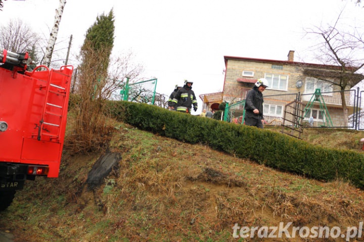 Poraj. Rozpalili ognisko w domu Poraj. Rozpalili ognisko w domu