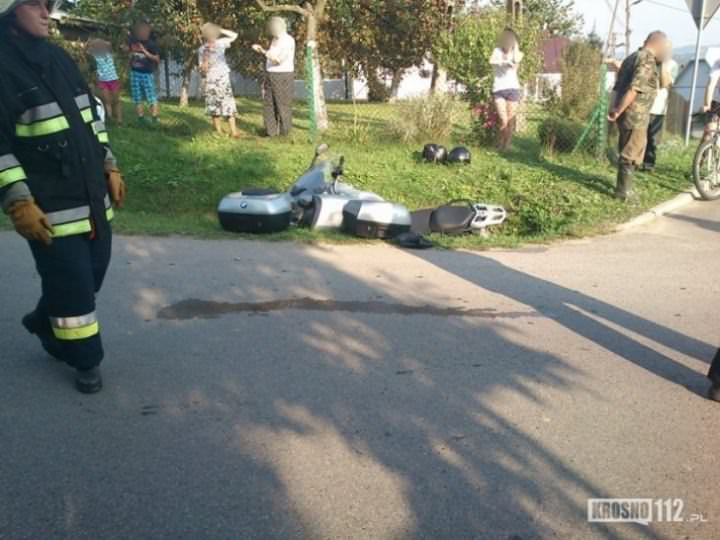 Zderzenie osobówki i motocykla w Kobylanach Zderzenie osobówki i motocykla w Kobylanach