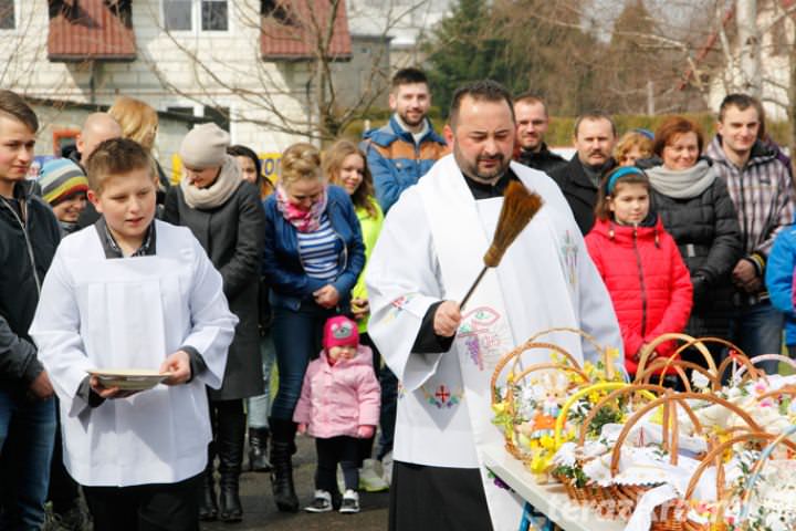Święcenie pokarmów w Świerzowej Polskiej Święcenie pokarmów w Świerzowej Polskiej