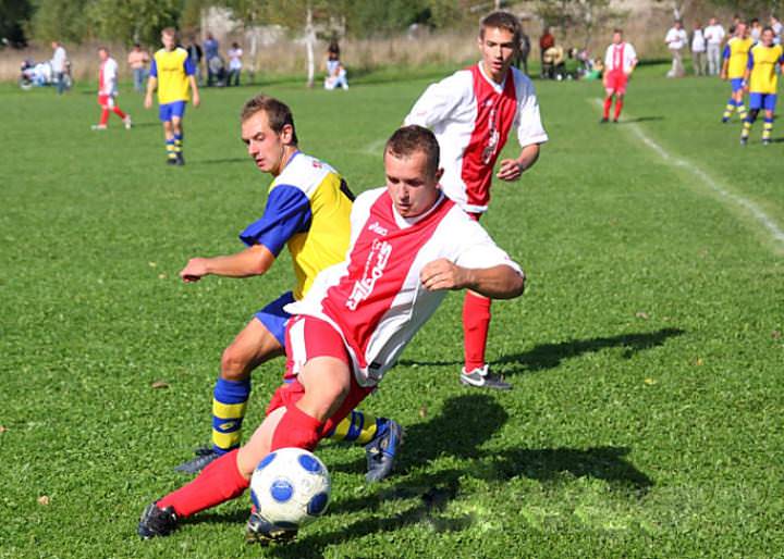Z meczu Tęcza Zręcin - Sparta Draganowa (20.09.2009)
